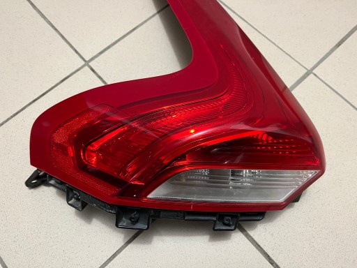 LAMPA FAR ZADNJA  ZADNJI LIJEVA STRANA VOLVO V40 V-40 II 2 12- 31395844
