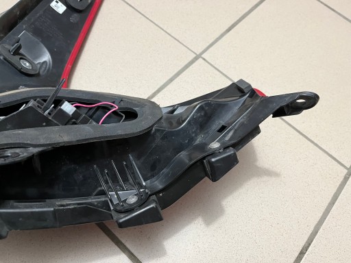 LAMPA FAR ZADNJA  ZADNJI LIJEVA STRANA VOLVO V40 V-40 II 2 12- 31395844
