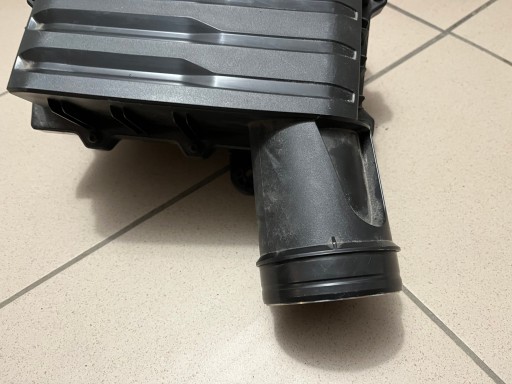KUČIŠTE FILTERA ZRAKA SEAT AUDI VW SKODA OE 5Q0129601BB 5Q0129607AQ