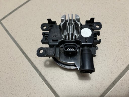 LAMPA FAR MAGLENKA PREDNJA STRANA LIJEVA RENAULT KADJAR KOLEOS II 2 REDIZAJN 261556200R