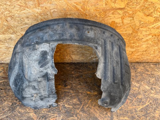 PVC BLATOBRANA PREDNJA STRANA DESNA VOLVO V40 V-40 II 2 12- 31265974