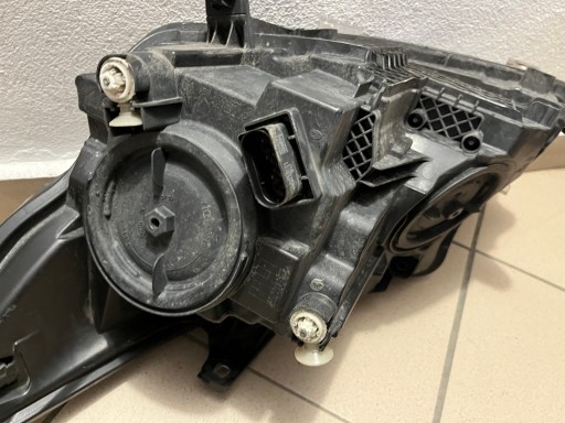 LAMPA FAR PREDNJA STRANA DESNA MERCEDES W447 A447 VITO VIANO A4479067800