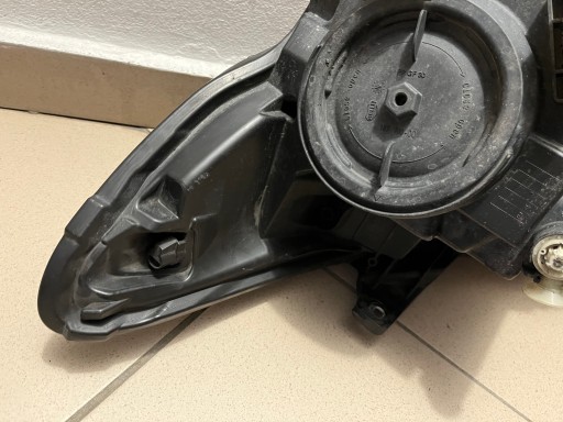 LAMPA FAR PREDNJA STRANA DESNA MERCEDES W447 A447 VITO VIANO A4479067800