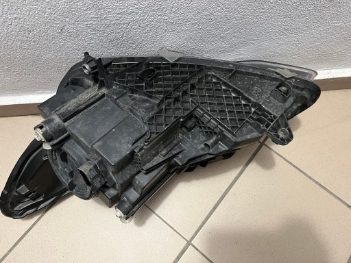 LAMPA FAR PREDNJA STRANA DESNA MERCEDES W447 A447 VITO VIANO A4479067800