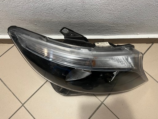 LAMPA FAR PREDNJA STRANA DESNA MERCEDES W447 A447 VITO VIANO A4479067800