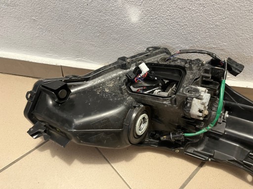 LAMPA FAR PREDNJA STRANA LIJEVA TOYOTA PRIUS REDIZAJN FULL LED 12-