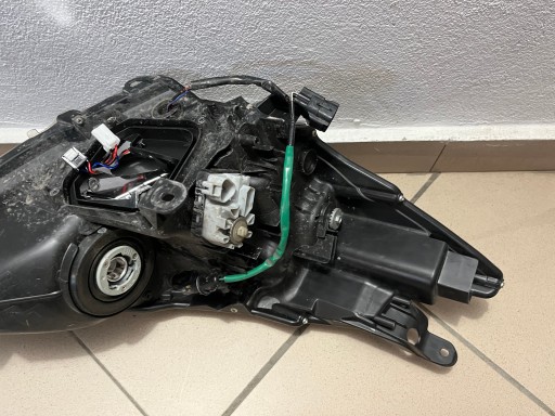 LAMPA FAR PREDNJA STRANA LIJEVA TOYOTA PRIUS REDIZAJN FULL LED 12-