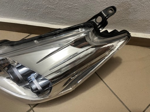 LAMPA FAR PREDNJA STRANA LIJEVA TOYOTA PRIUS REDIZAJN FULL LED 12-