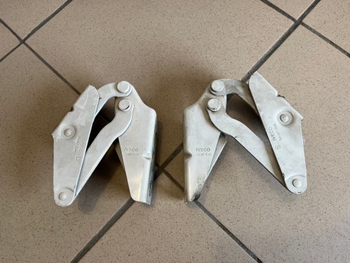 NOSAČI HAUBE LIJEVA STRANA DESNA IVECO DAILY IV 4 56087-046 56087-045