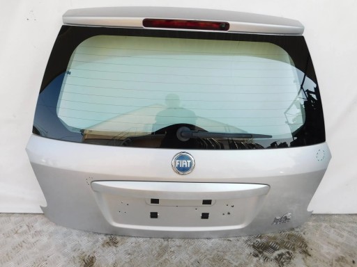 GEPEK ZADNJI ZADNJA  GEPEKA FIAT SEDICI