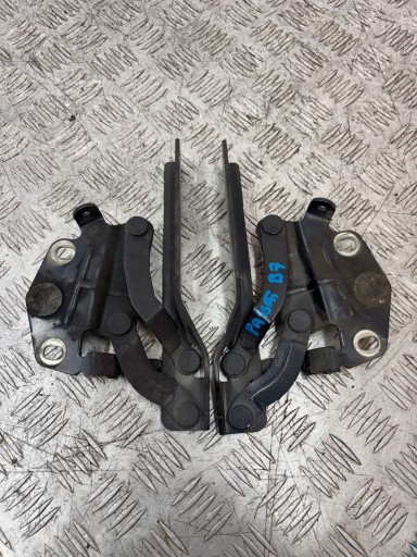 NOSAČ / ŠKARE ŠKAREY HAUBE LIJEVI DESNI VW PASSAT B7