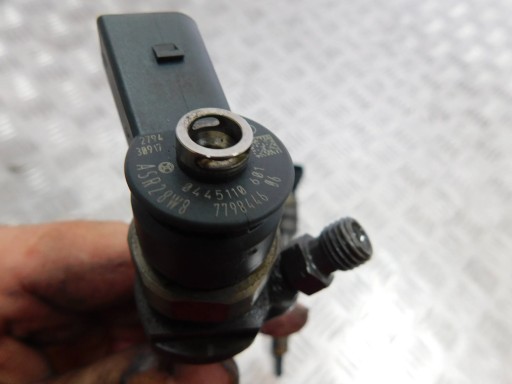 INJEKTOR INJEKTORI 0445110601 2.0 D BMW X1 E84