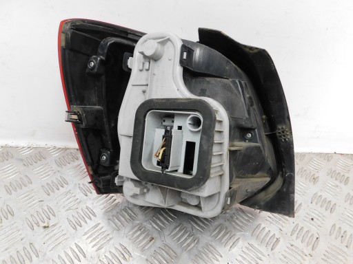 LAMPA FAR ZADNJI ZADNJA  DESNI VW POLO 6R