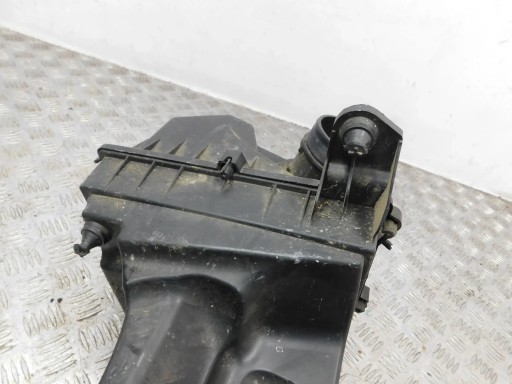 KUČIŠTE FILTERA ZRAKA VOLVO C30 2.0 D