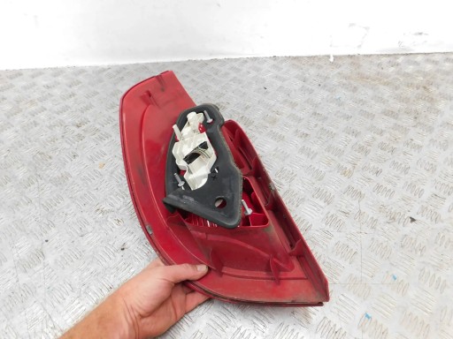 LAMPA FAR ZADNJI ZADNJA  DESNI MERCEDES A KLASA W169 REDIZAJN 08-