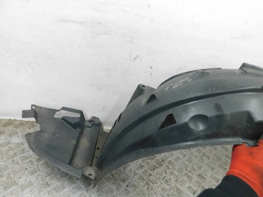 PVC BLATOBRANA PREDNJI LIJEVA TOYOTA COROLLA VERSO O4-