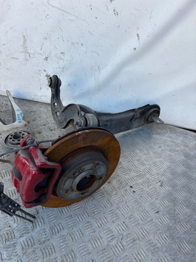 RUKAVAC ZADNJA DESNI VILICA MERCEDES A KLASA W176 12- RUKAVAC ZADNJA DESNI VILICA MERCEDES A KLASA W176 12-