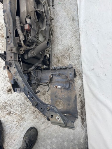 VEZNI LIM PREDNJI GREDA HLADNJACI TOYOTA AVENSIS T25 1.8 VEZNI LIM PREDNJI GREDA HLADNJACI TOYOTA AVENSIS T25 1.8