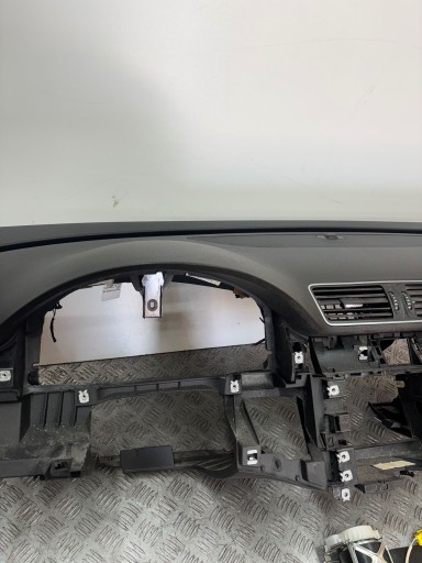 ARMATURA AIRBAG POJASEVI SENSOR VW PASSAT B7