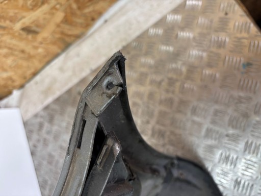 BRANIK PREDNJI VW PASSAT B5 REDIZAJN 01-05