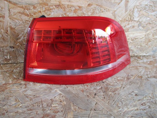 LAMPA FAR ZADNJI ZADNJA  DESNA STRANA VW PASSAT B7 KARAVAN