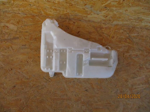 POSUDA ZA PRANJE STAKLA BMW 6 F06 F12 F13 POSUDA ZA PRANJE STAKLA BMW 6 F06 F12 F13