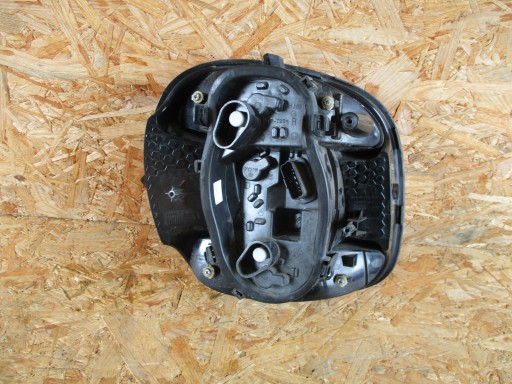 SMART A453 LAMPA FAR DESNA STRANA ZADNJI