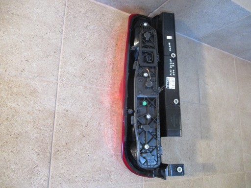 LAMPA FAR DESNA STRANA ZADNJA  ZADNJI FIAT DOBLO II OPEL COMBO D