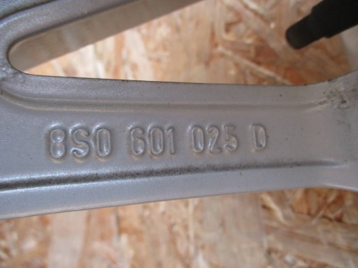 FELGA ALUMINIJSKA AUDI TT 8S 8,5JX18 ET50 5X112 FELGA ALUMINIJSKA AUDI TT 8S 8,5JX18 ET50 5X112