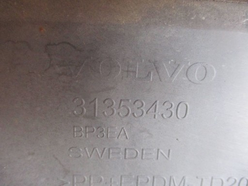 BRANIK ZADNJI VOLVO XC90 15- BRANIK ZADNJI VOLVO XC90 15-