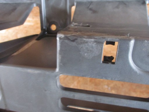 BRANIK PREDNJA STRANA MITSUBISHI L200 19- BRANIK PREDNJA STRANA MITSUBISHI L200 19-