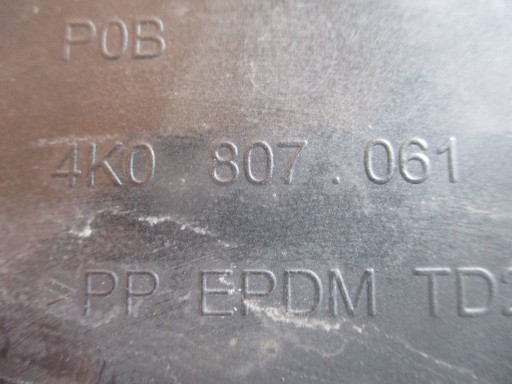 POKLOPAC LIJEVA STRANA BRANIKA PREDNJEG AUDI A6 C8 ALLROAD