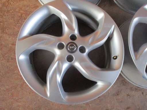 FELGA ALUMINIJSKE OPEL ADAM OPC CORSA E MERIVA 7,5JX18 ET47 4X100 FELGA ALUMINIJSKE OPEL ADAM OPC CORSA E MERIVA 7,5JX18 ET47 4X100