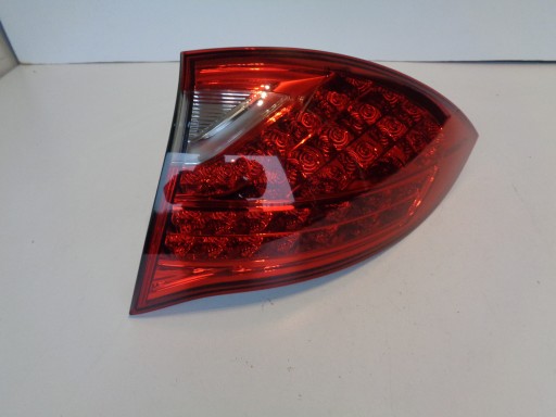 LAMPA FAR DESNA STRANA ZADNJA PORSCHE CAYENNE 7P5 LED 10-14