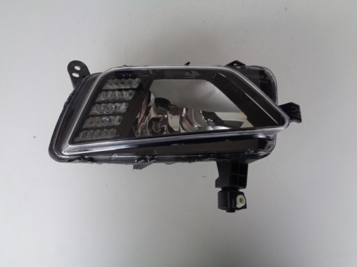 MAGLENKA DESNA STRANA VW POLO 2G 2G0 17- LED