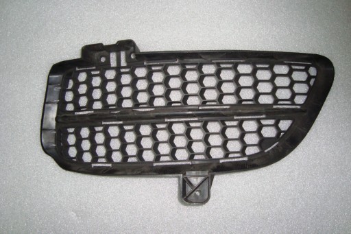 MREŽICA BRANIKA MASKA DESNA STRANA VW TOUAREG 07-10