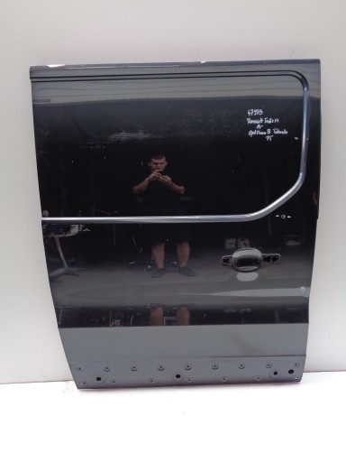 VRATA DESNA  ZADNJA BOČNA RENAULT TRAFIC OPEL VIVARO TALENTO 14- NR 47933