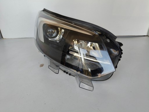 LAMPA FAR DESNA STRANA OPEL VIVARO C ZAFIRA D 19- XENON