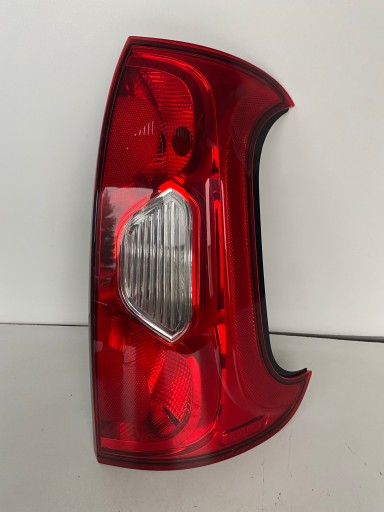 LAMPA FAR DESNA STRANA ZADNJA FIAT PANDA III 12-