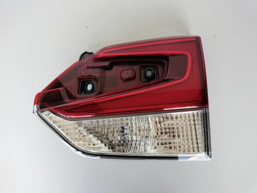 LAMPA FAR DESNA STRANA ZADNJA W GEPEKA SUBARU FORESTER V 19-
