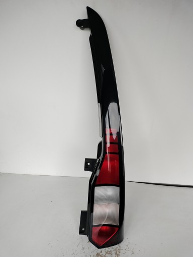LAMPA FAR DESNA STRANA ZADNJA VW CADDY 2K7 20-