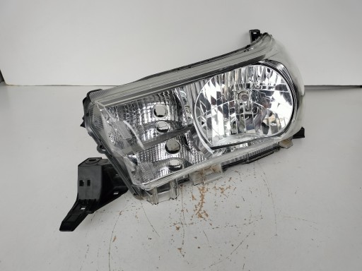 LAMPA FAR LIJEVA STRANA TOYOTA HILUX 15-