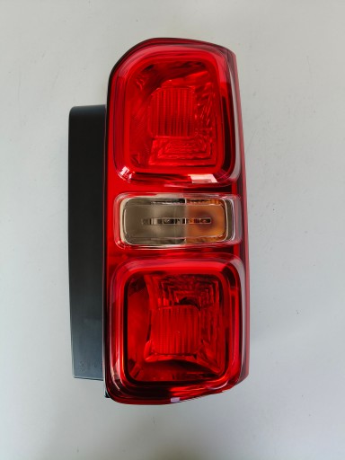 LAMPA FAR DESNA STRANA ZADNJA CITROEN JUMPY EXPERT PROACE 16-