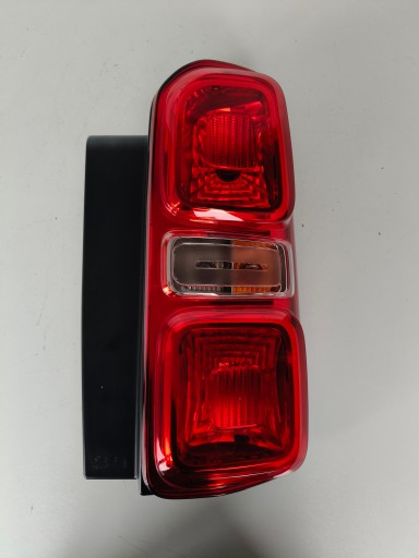 LAMPA FAR DESNA STRANA ZADNJA CITROEN JUMPY EXPERT PROACE 16-