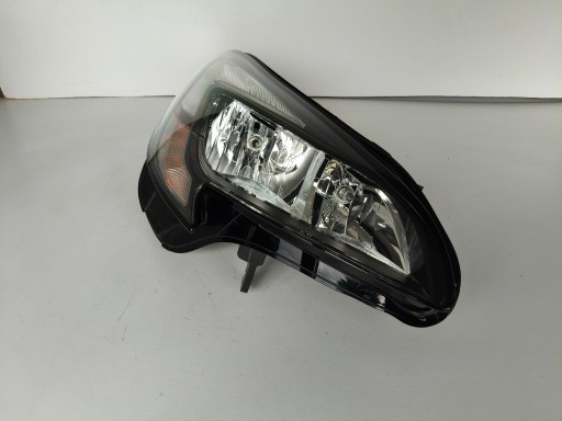 LAMPA FAR DESNA STRANA OPEL CORSA E 14-