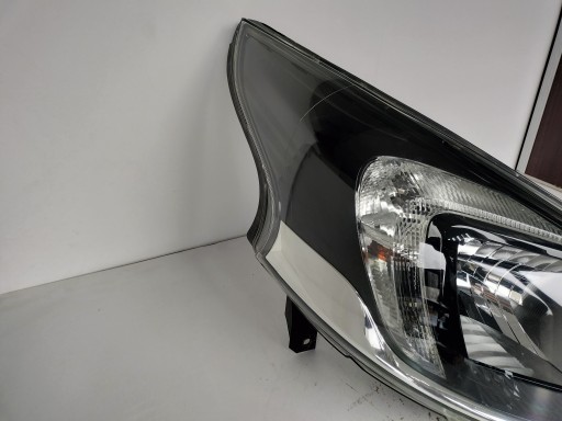 LAMPA FAR DESNA STRANA OPEL VIVARO B 14-