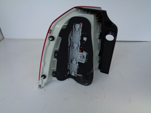 LAMPA FAR DESNA STRANA ZADNJA OPEL ZAFIRA B