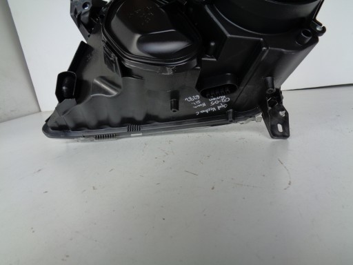 NOVO LAMPA FAR DESNA STRANA OPEL VECTRA C 02-05 XENON