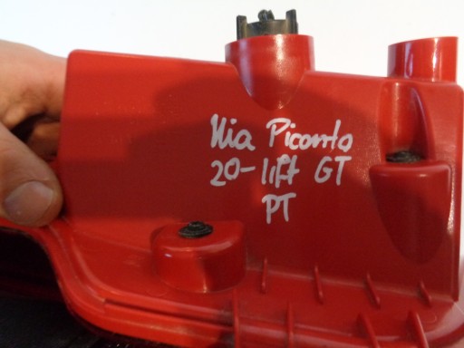 MAČJE OKO (KATADIOPTER) DESNA STRANA ZADNJI KIA PICANTO 20- REDIZAJN