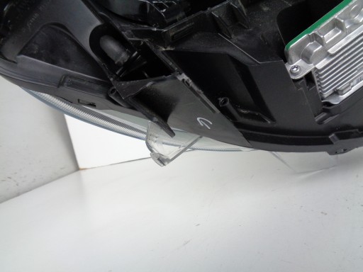 LAMPA FAR LIJEVA STRANA OPEL VIVARO C 19- ZAFIRA D XENON